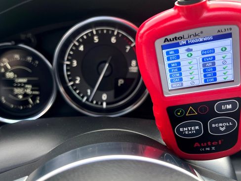 Used 2018 MAZDA MX-5 Miata Grand Touring image 49