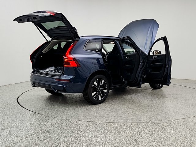 New 2027 Volvo XC60 B5 Core AWD/4WD image 11