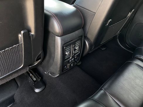 Used 2024 Dodge Durango GT image 27