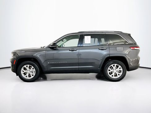 Used 2023 Jeep Grand Cherokee Limited w/ Trailer Tow Prep Group (B) image 4