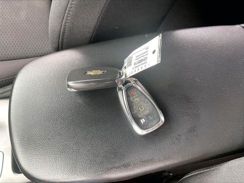 Used 2017 Chevrolet Malibu LS w/ LPO, Convenience Package 1 FWD image 29
