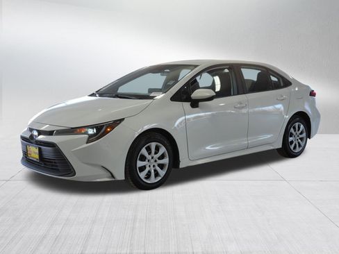 Certified 2024 Toyota Corolla LE image 3