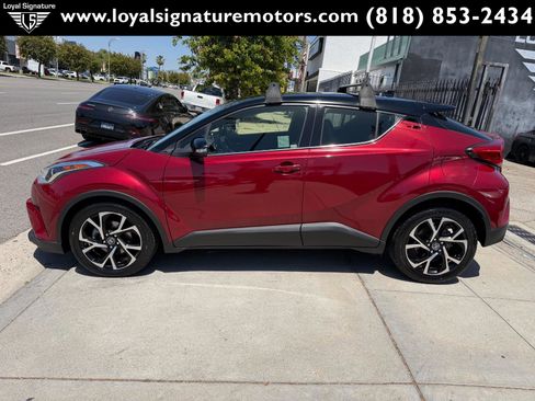 Used 2019 Toyota C-HR Limited FWD image 4