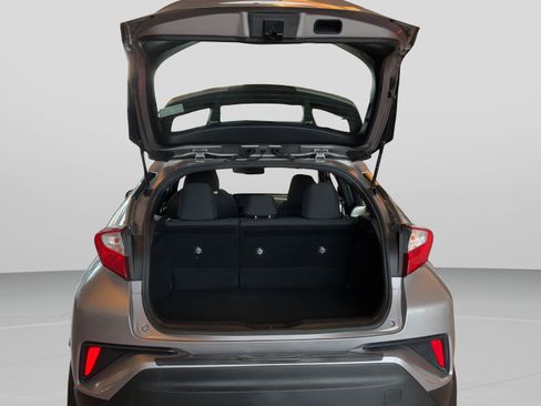 Used 2018 Toyota C-HR XLE FWD image 36