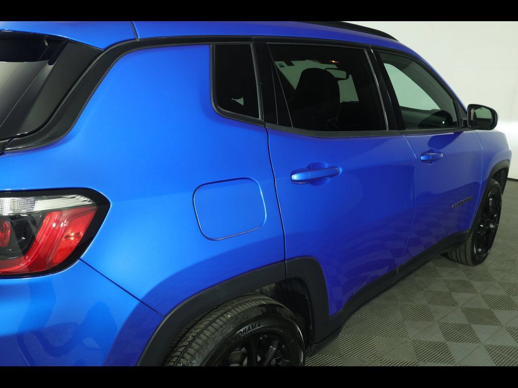 Used 2025 Jeep Compass Latitude w/ Altitude Special Edition AWD/4WD image 17