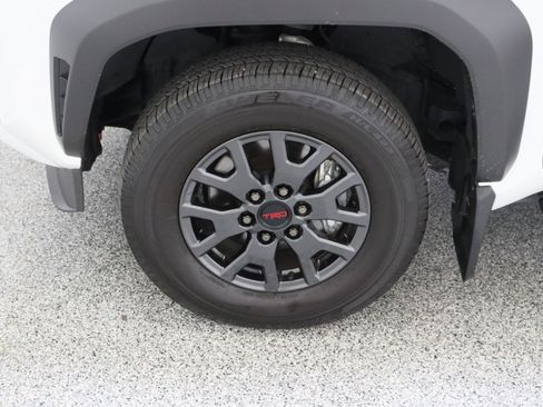 Used 2025 Toyota 4Runner SR5 RWD image 11