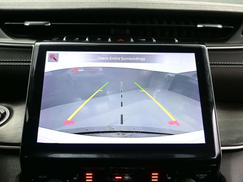 Used 2023 Jeep Grand Cherokee Limited image 19