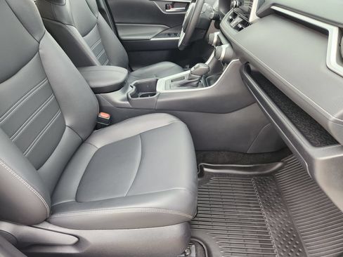Used 2025 Toyota RAV4 XLE Premium FWD image 17