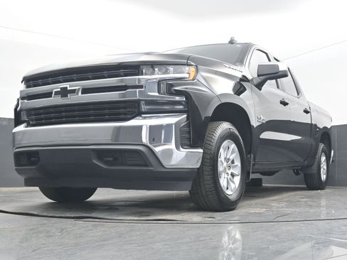 Used 2020 Chevrolet Silverado 1500 LT w/ Texas Edition image 24
