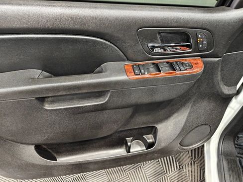 Used 2011 Chevrolet Tahoe LT AWD/4WD image 34