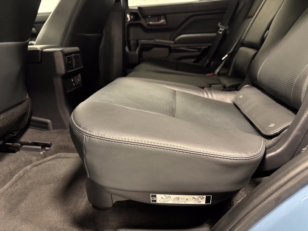 Used 2026 Toyota 4Runner Limited AWD/4WD image 44