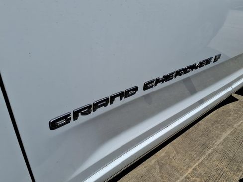 Used 2021 Jeep Grand Cherokee L Overland AWD/4WD image 5