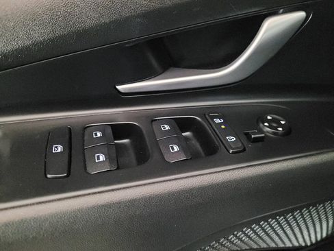 Used 2025 Hyundai Elantra SEL FWD image 27