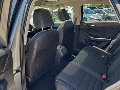Used 2024 Volkswagen Jetta SE FWD image 7