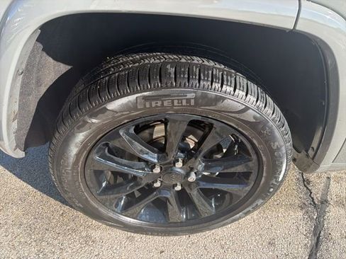 Certified 2021 Jeep Grand Cherokee Laredo X image 5