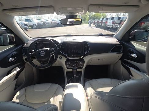 Used 2019 Jeep Cherokee Limited FWD image 21