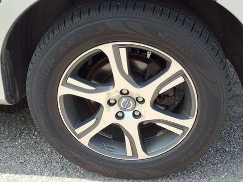 Used 2014 Volvo XC60 T6 AWD/4WD image 7