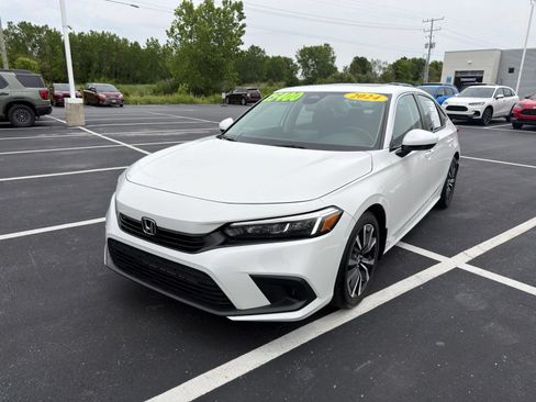 Used 2024 Honda Civic EX image 2
