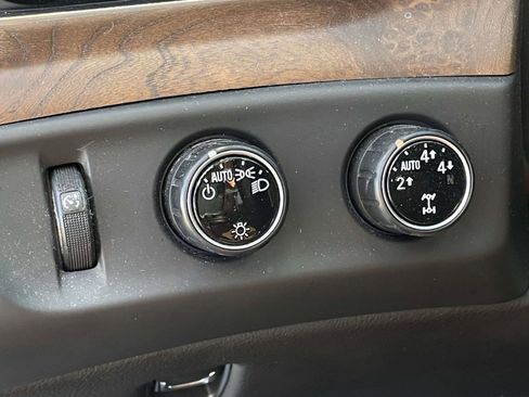 Used 2016 Cadillac Escalade ESV Premium AWD/4WD image 20
