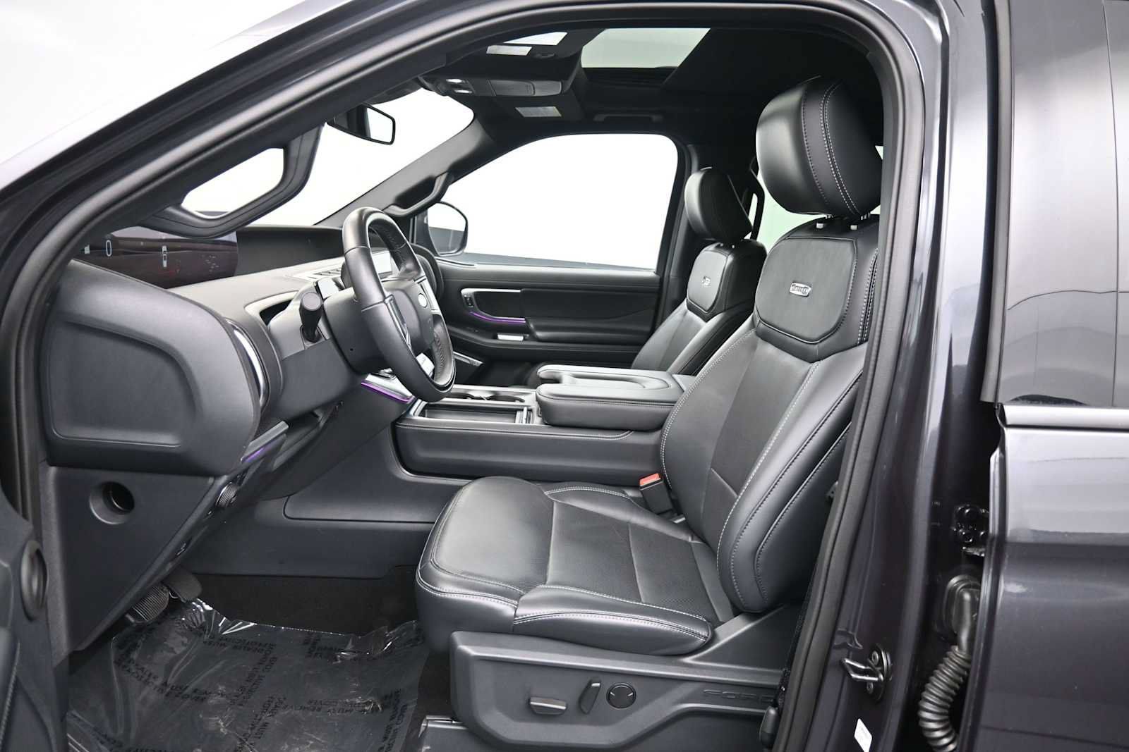 Used 2025 Ford Expedition Platinum w/ Stealth Performance Package AWD/4WD image 24