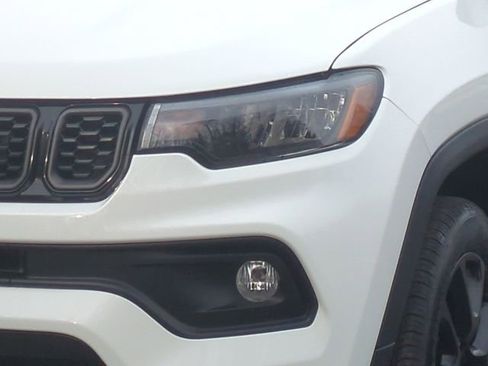 New 2026 Jeep Compass Latitude image 17