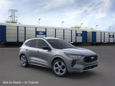 Used 2023 Ford Escape ST-Line w/ Tech Pack #1 FWD image 7