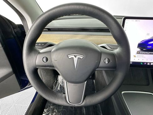 Used 2022 Tesla Model Y Long Range AWD/4WD image 10