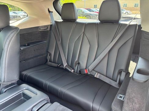 Used 2023 Acura MDX SH-AWD image 11
