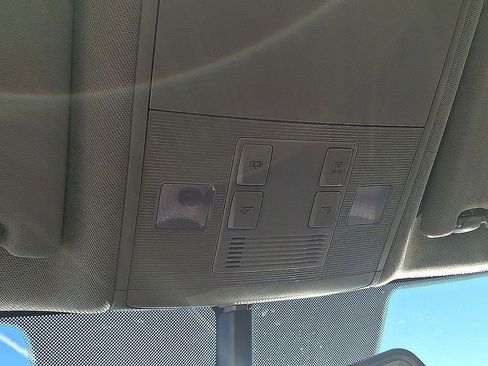 Used 2019 Volkswagen Atlas SE image 26