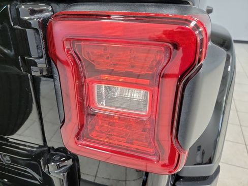 Used 2024 Jeep Wrangler Sahara image 48