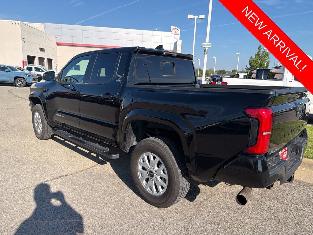 Used 2025 Toyota Tacoma SR5 w/ SR5 Upgrade Package AWD/4WD image 6