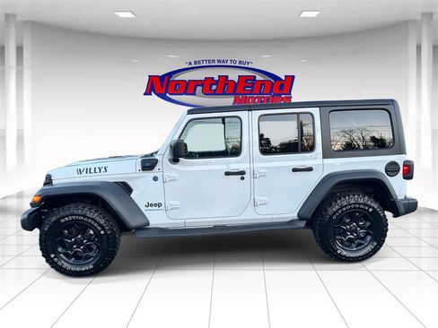 Used 2023 Jeep Wrangler Unlimited w/ Dual Top Group image 6