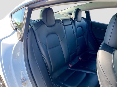 Used 2021 Tesla Model 3 Standard Range Plus image 25