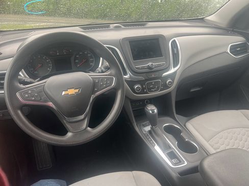 Used 2019 Chevrolet Equinox LS w/ LS Convenience Package image 11