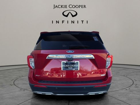 Used 2020 Ford Explorer XLT w/ Equipment Group 202A image 4