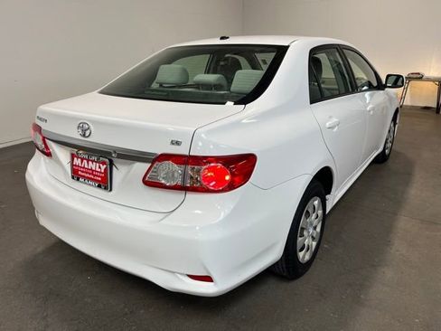 Used 2011 Toyota Corolla LE FWD image 3
