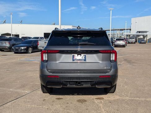 Used 2025 Ford Explorer ST-Line image 7