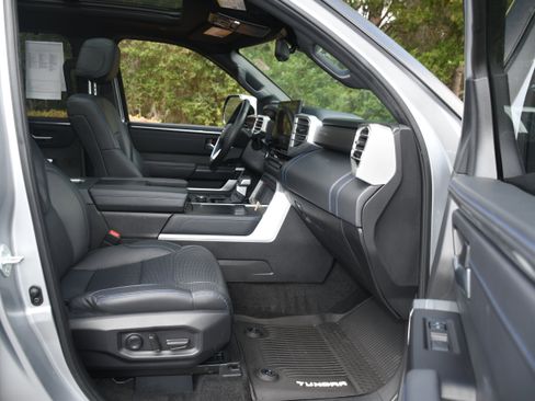 Used 2024 Toyota Tundra Platinum AWD/4WD image 23