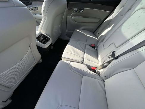 New 2026 Volvo XC90 B6 Ultra image 12