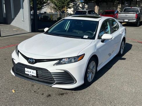 Used 2023 Toyota Camry LE w/ Convenience Package image 3