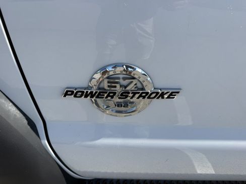 Used 2011 Ford F550 4x4 Crew Cab Super Duty w/ Payload Upgrade Pkg image 15
