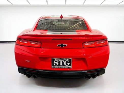 Used 2017 Chevrolet Camaro LT RWD image 5
