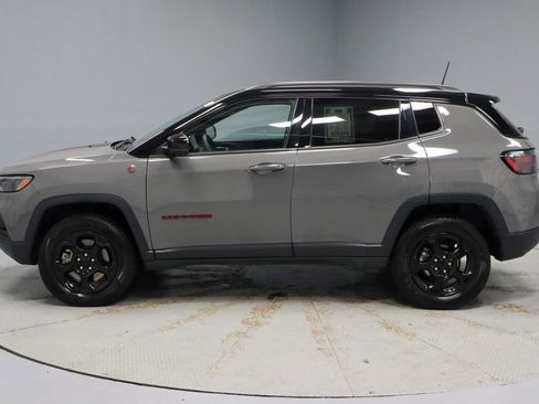 Used 2024 Jeep Compass Trailhawk w/ Trailhawk Elite Group AWD/4WD image 9