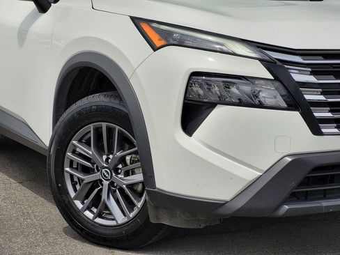 Used 2024 Nissan Rogue S AWD/4WD image 9