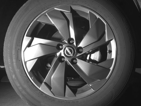 Used 2025 Nissan Rogue SV image 13