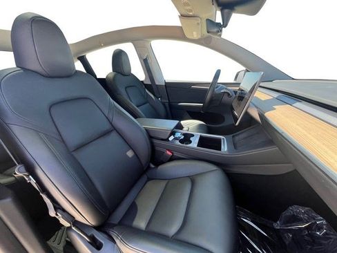 Used 2023 Tesla Model Y Long Range AWD/4WD image 19