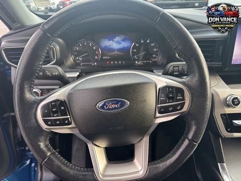 Used 2023 Ford Explorer XLT w/ Equipment Group 202A AWD/4WD image 18