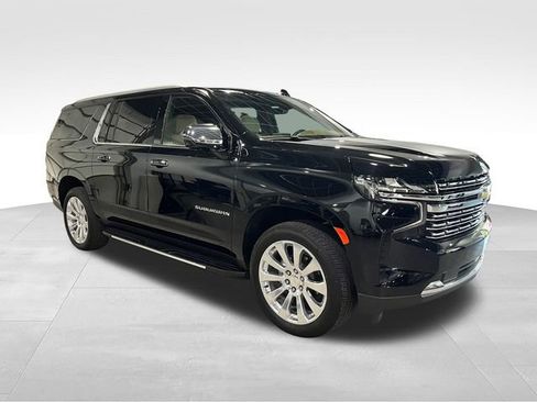 Used 2024 Chevrolet Suburban Premier w/ Premium Package AWD/4WD image 3