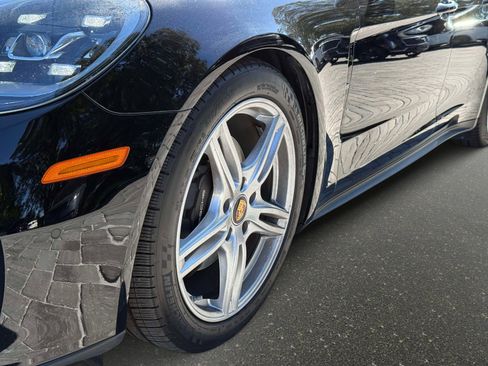 Used 2022 Porsche Panamera 4 image 11