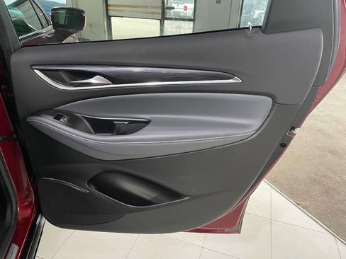 Used 2018 Buick Enclave Essence image 25